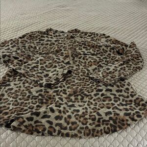 Yaya brand leopard LS top  sz large in VGC warm winter top